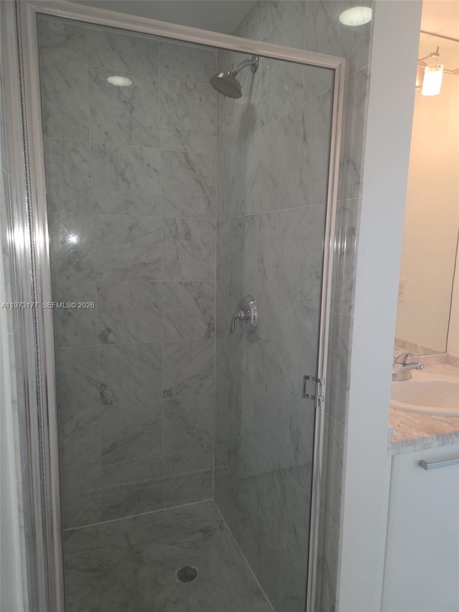 244 Biscayne Blvd #1510, Miami FL 33132