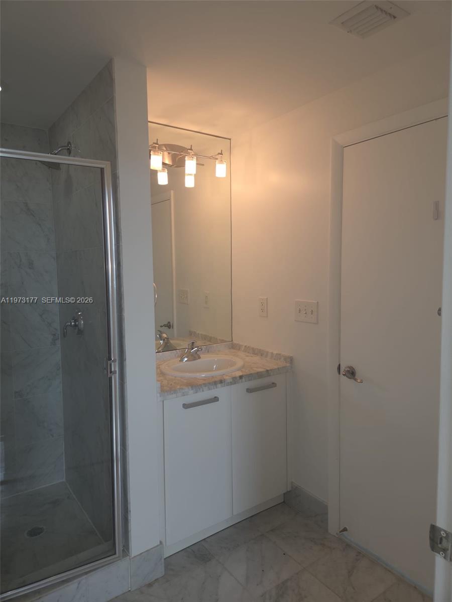 244 Biscayne Blvd #1510, Miami FL 33132