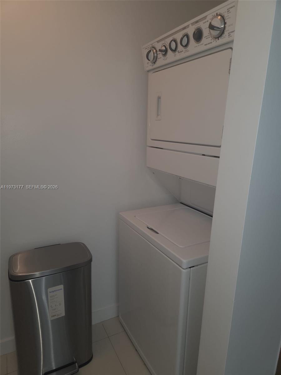 244 Biscayne Blvd #1510, Miami FL 33132