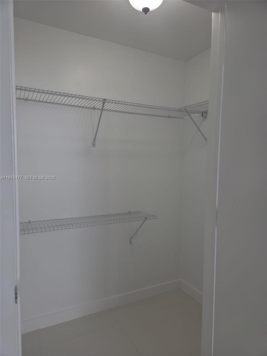 244 Biscayne Blvd #1510, Miami FL 33132