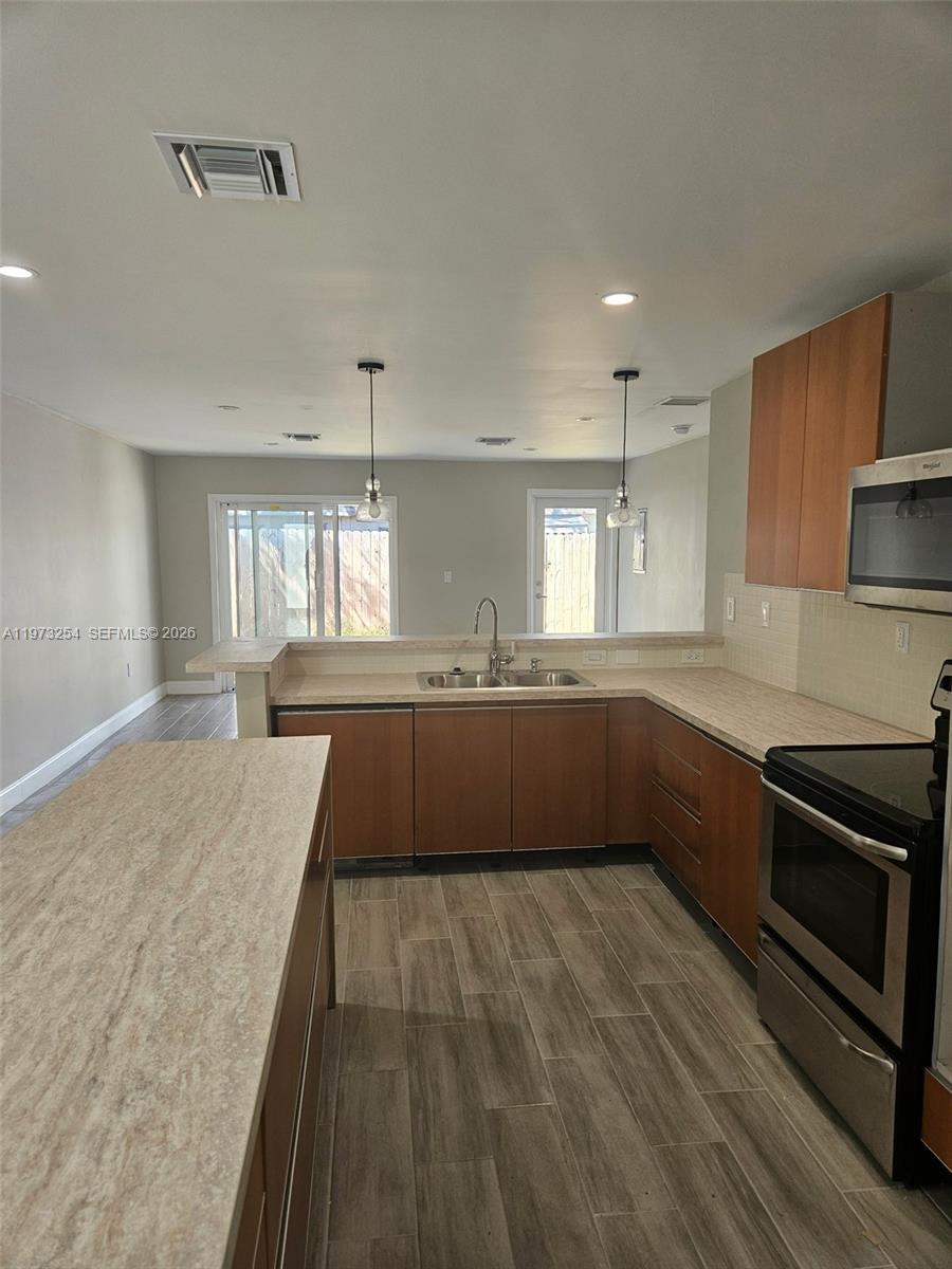 3906 NW 207th St Rd #3906, Miami Gardens FL 33055