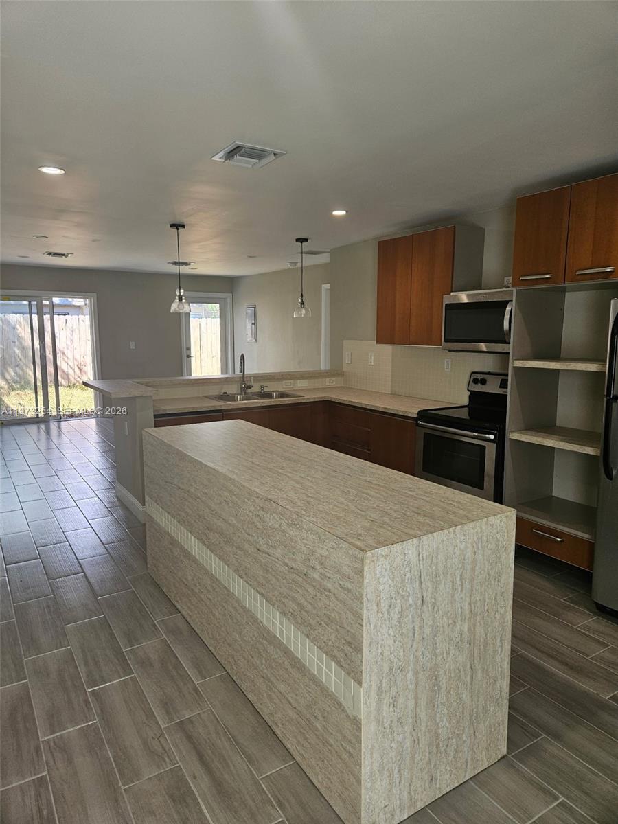 3906 NW 207th St Rd #3906, Miami Gardens FL 33055