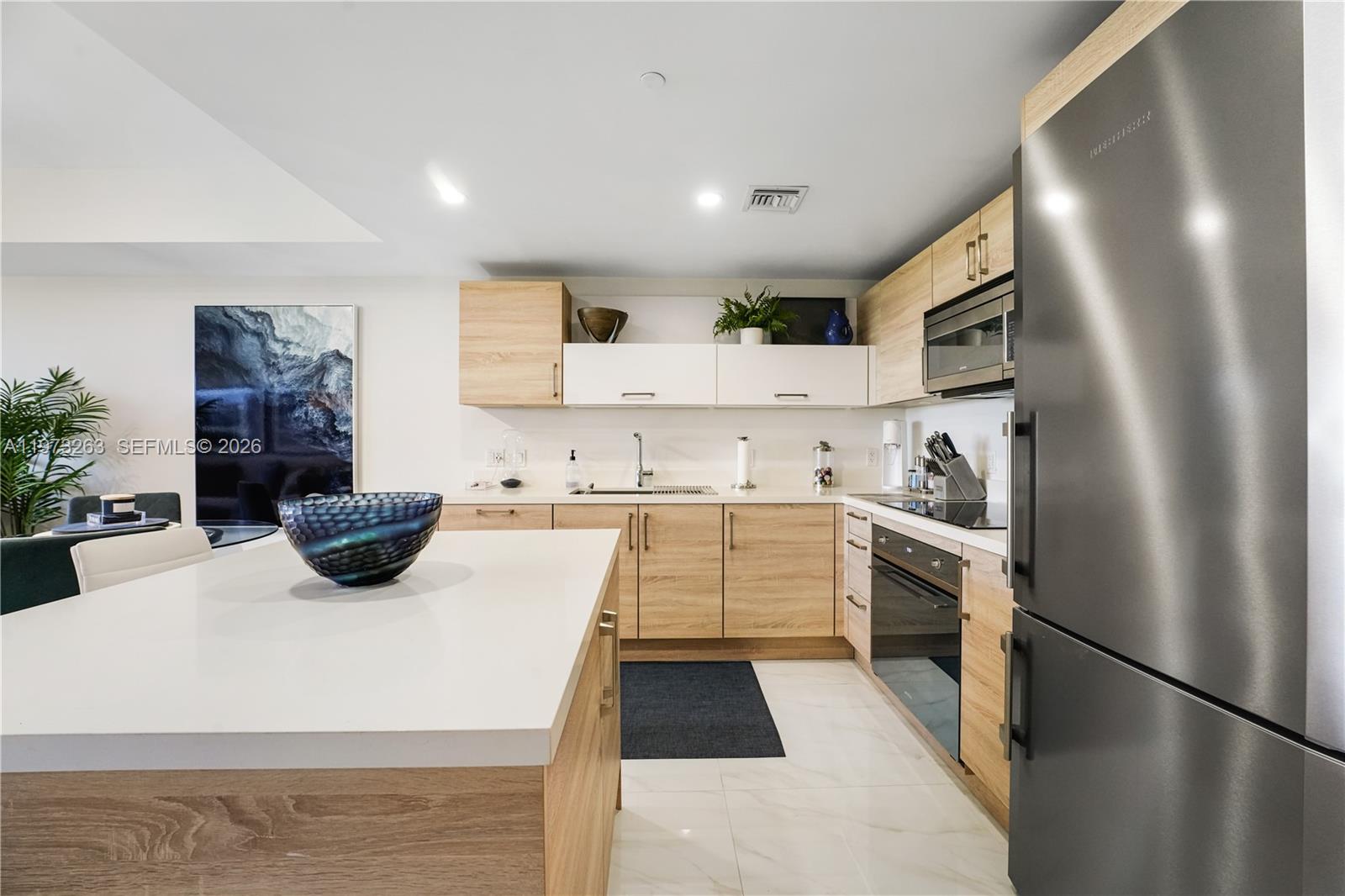 16385 Biscayne Blvd #1502, North Miami Beach FL 33160
