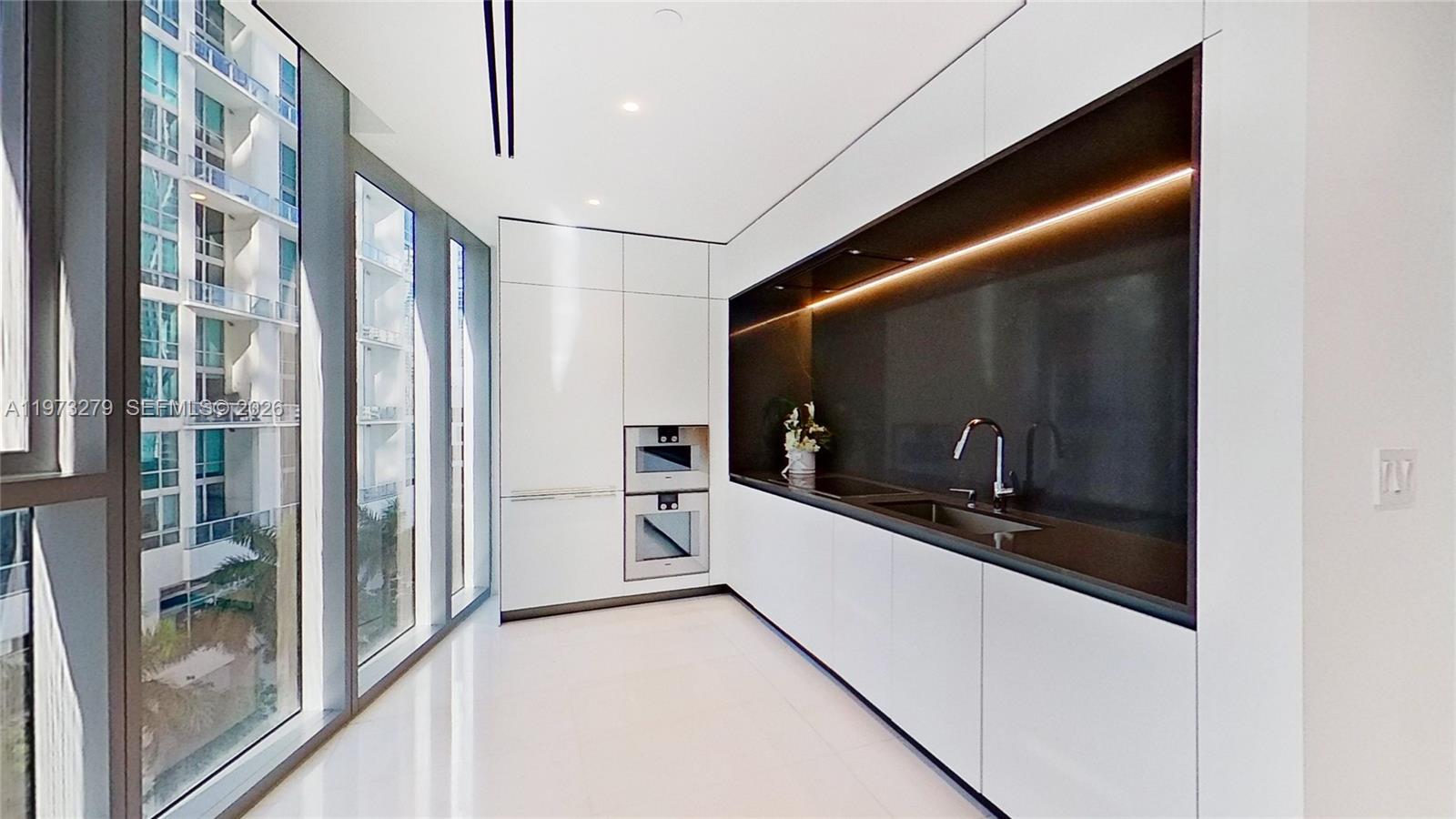 300 Biscayne Boulevard Way #506E, Miami FL 33131