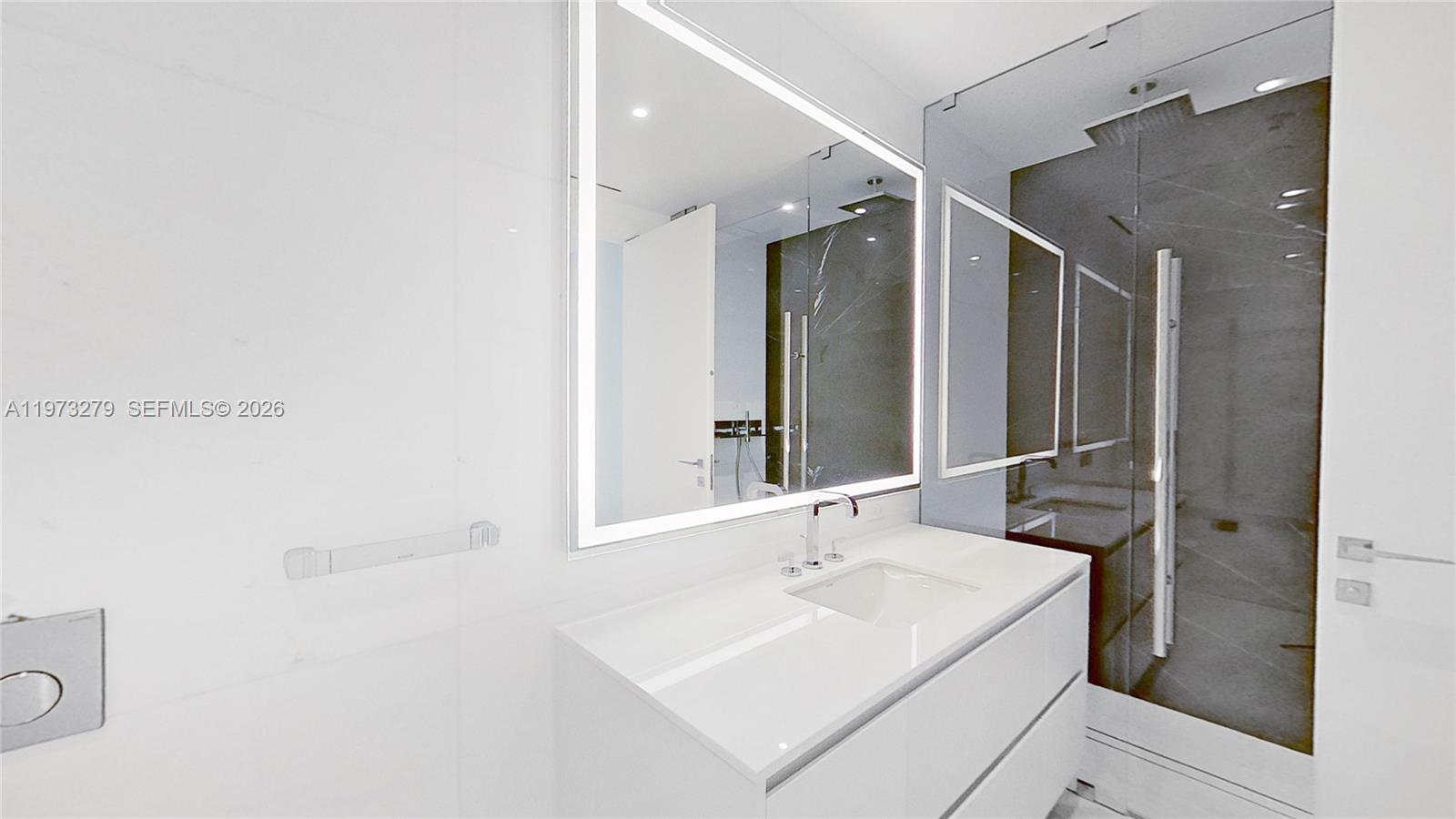 300 Biscayne Boulevard Way #506E, Miami FL 33131
