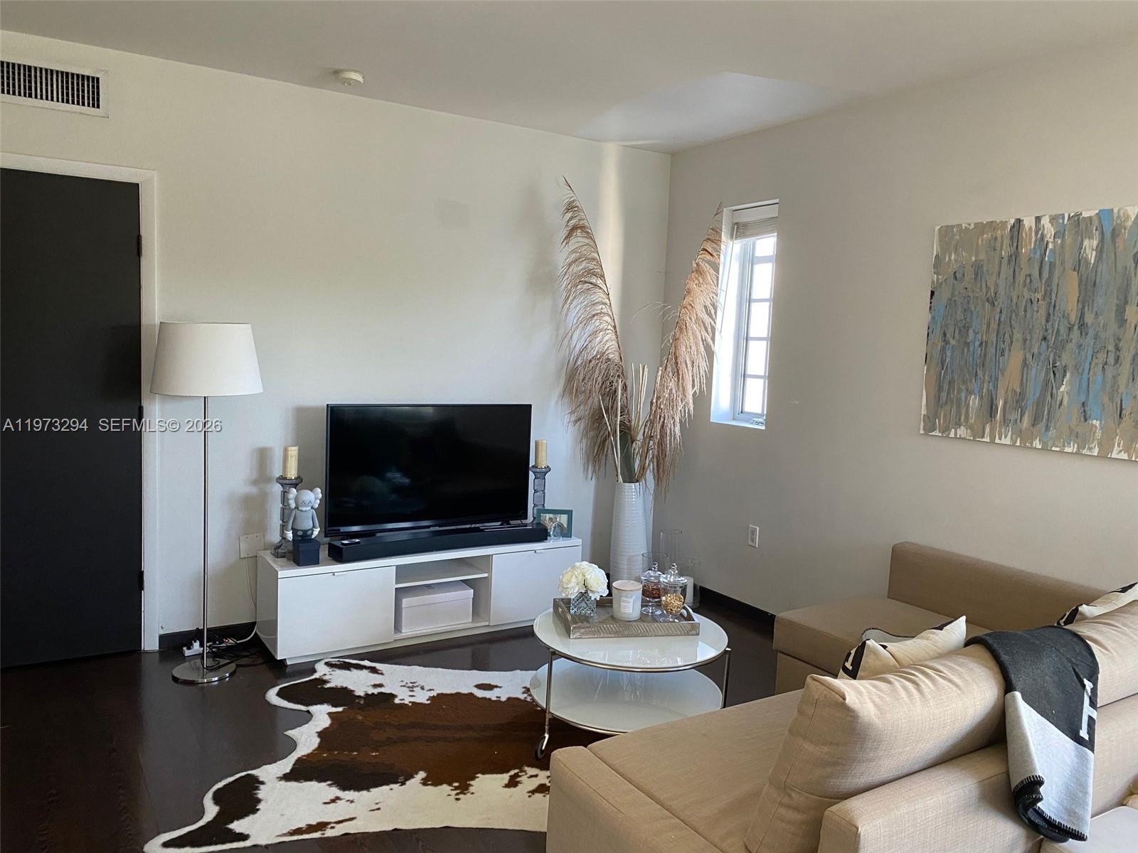 435 21st St #307, Miami Beach FL 33139
