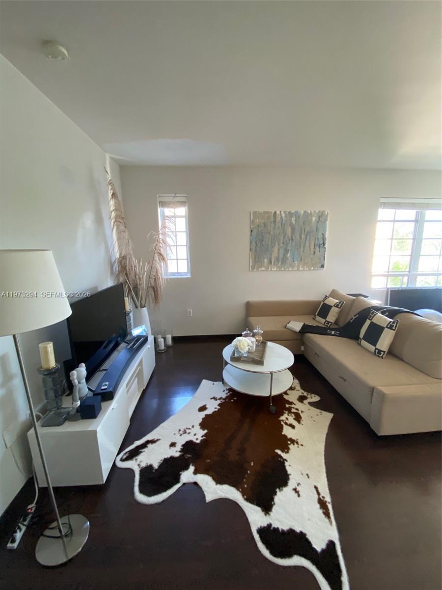 435 21st St #307, Miami Beach FL 33139