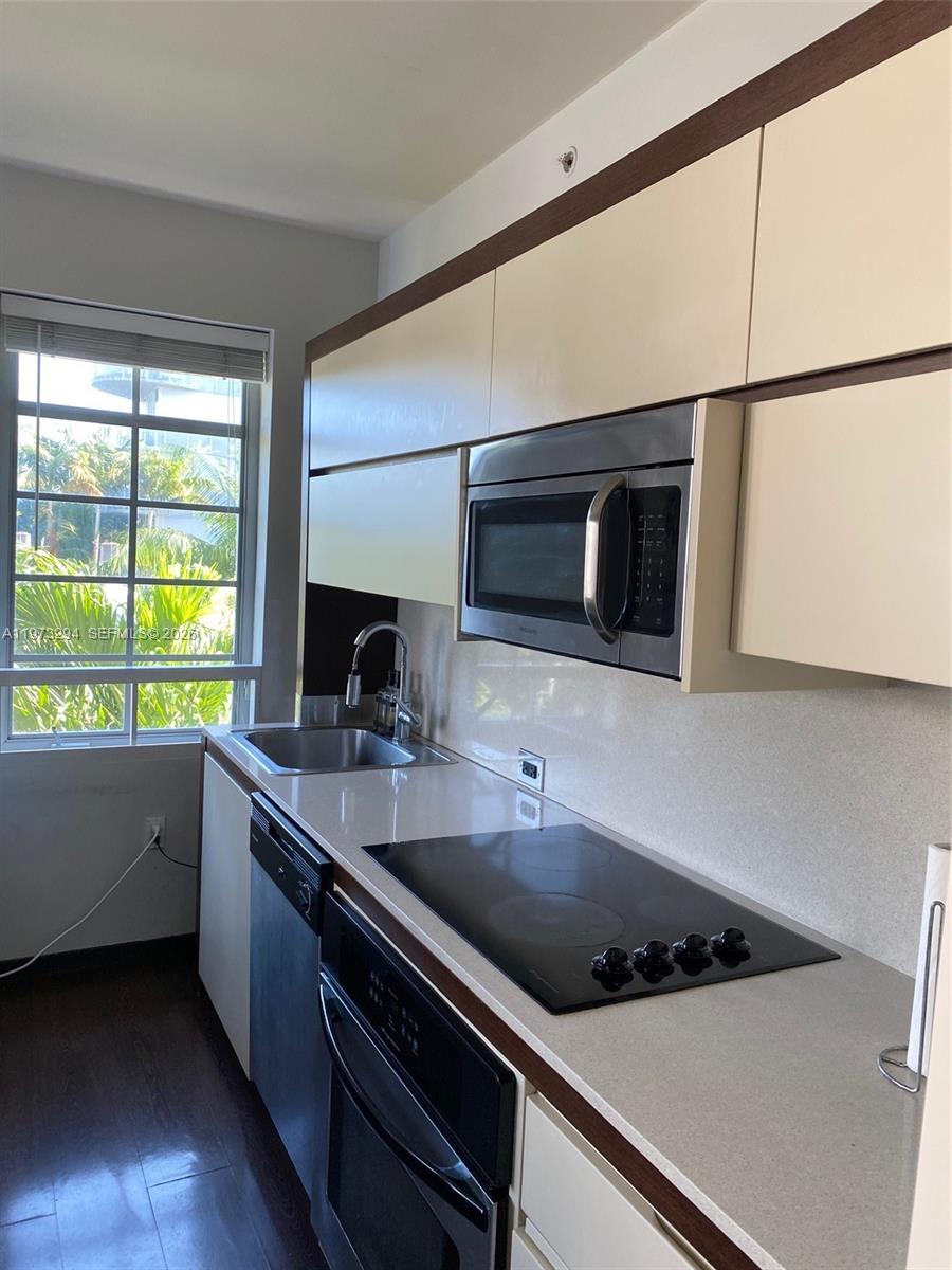 435 21st St #307, Miami Beach FL 33139