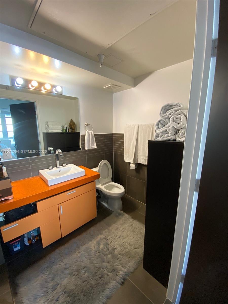 435 21st St #307, Miami Beach FL 33139