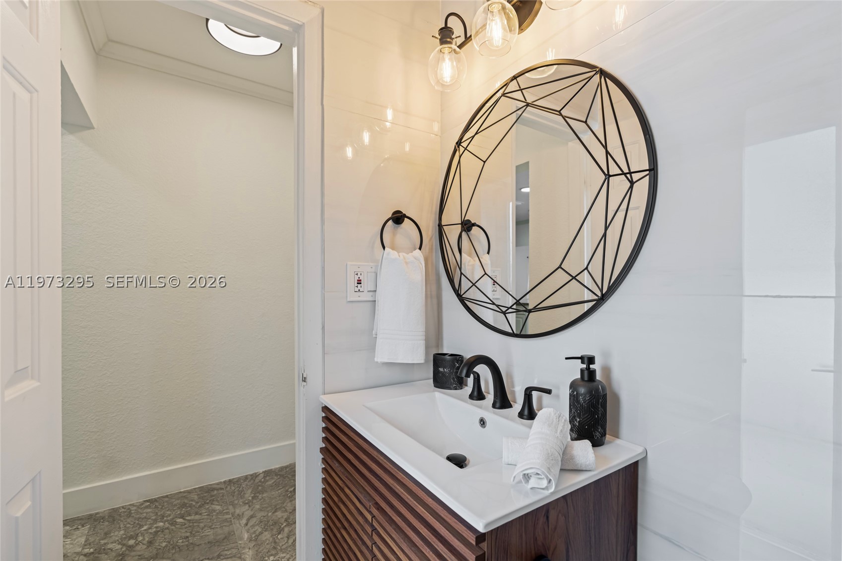 5900 NE 15th Ave, Fort Lauderdale FL 33334