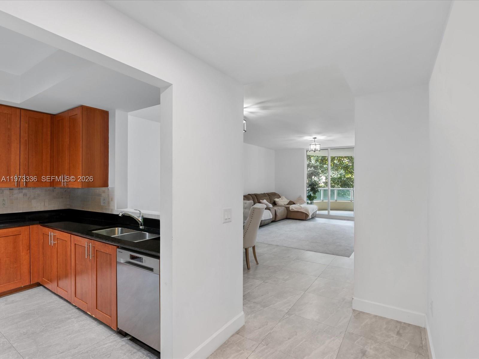 3340 NE 190th St #204, Aventura FL 33180