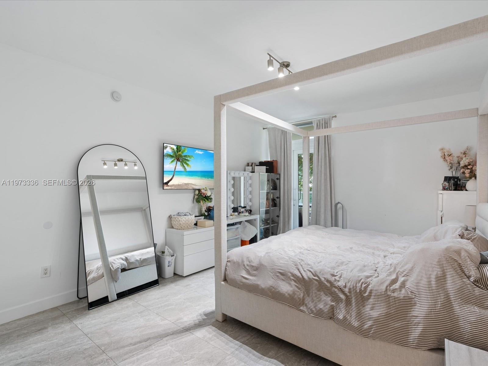 3340 NE 190th St #204, Aventura FL 33180
