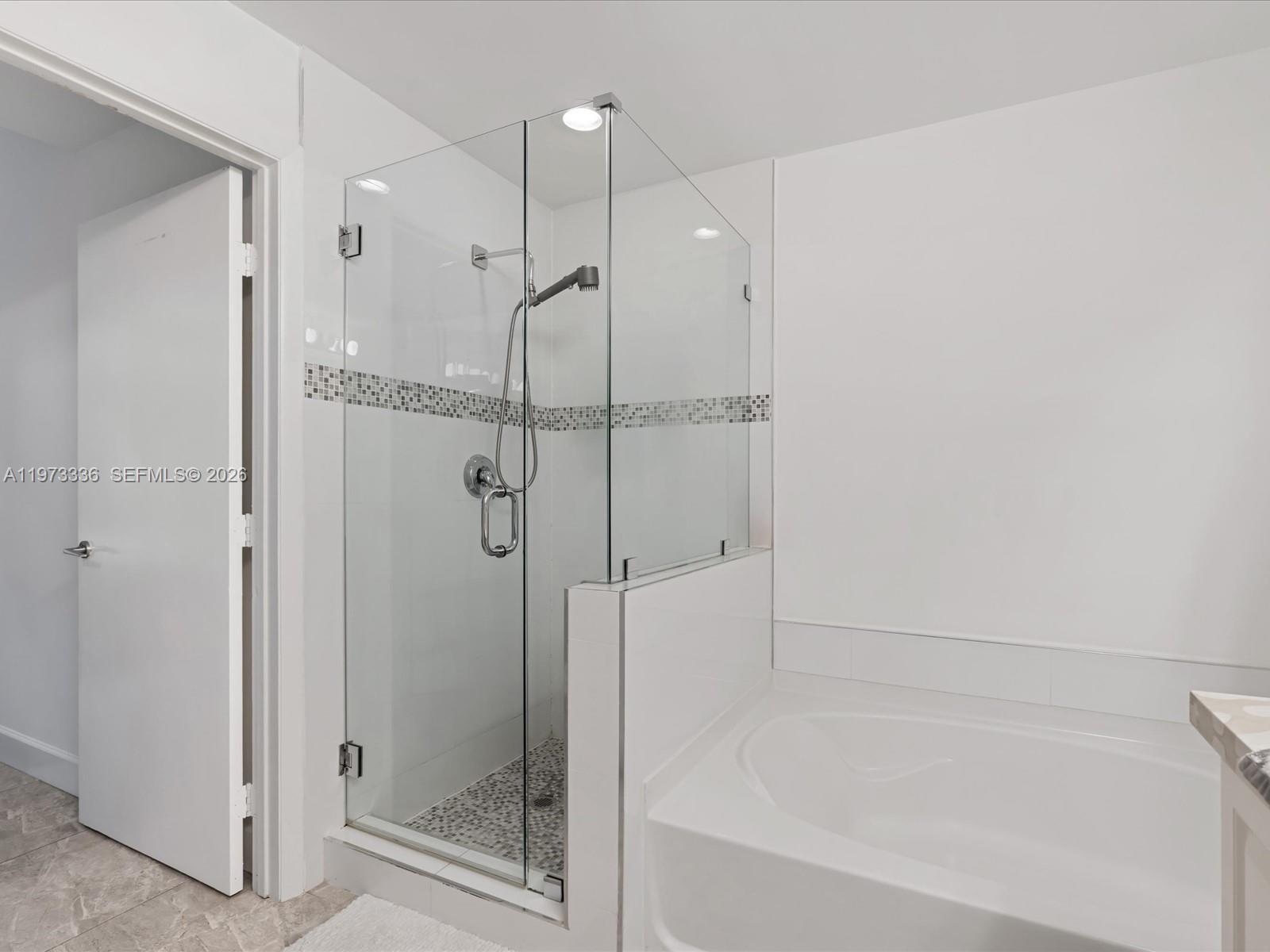 3340 NE 190th St #204, Aventura FL 33180