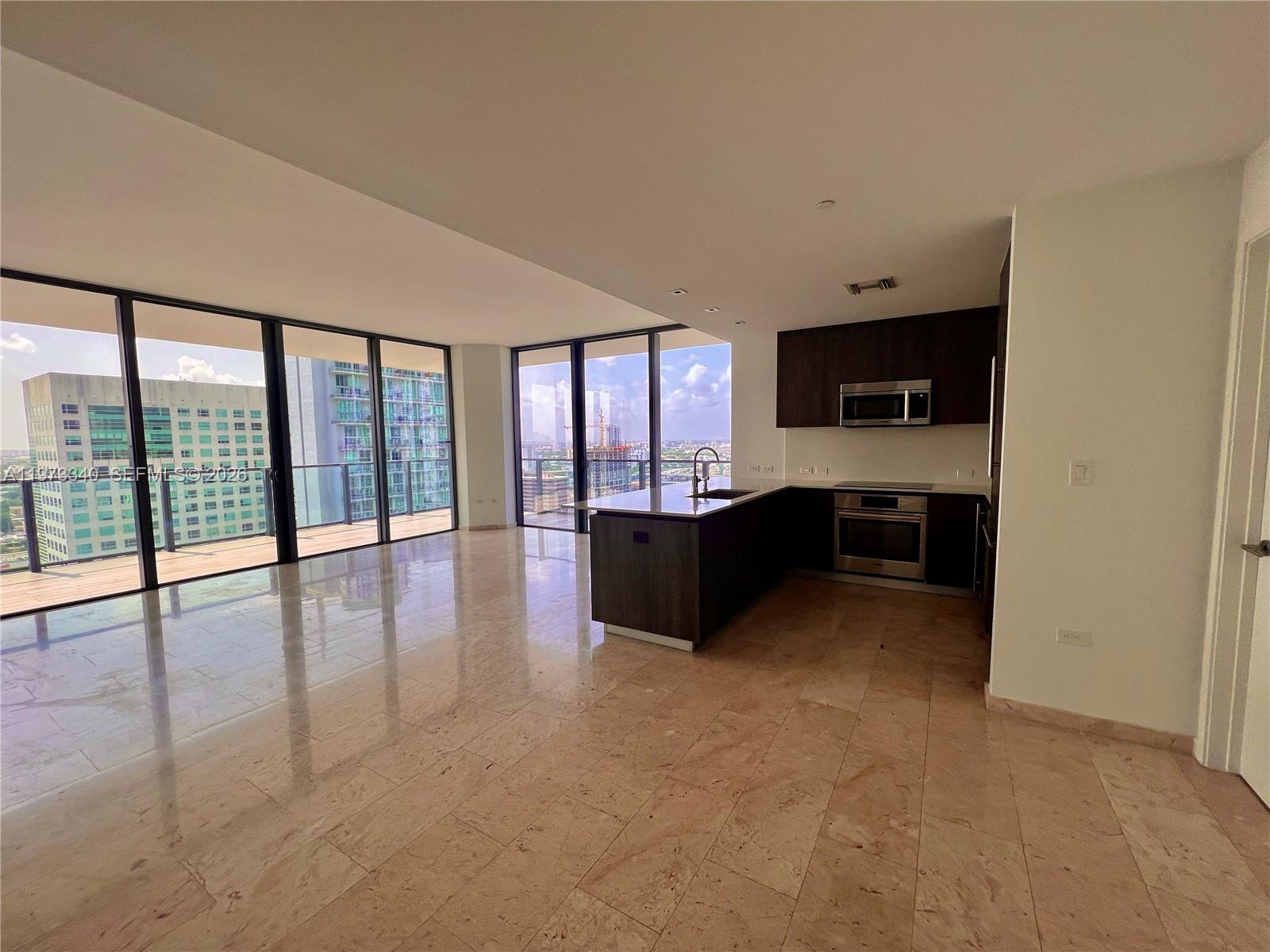 88 SW 7th St #2012, Miami FL 33130