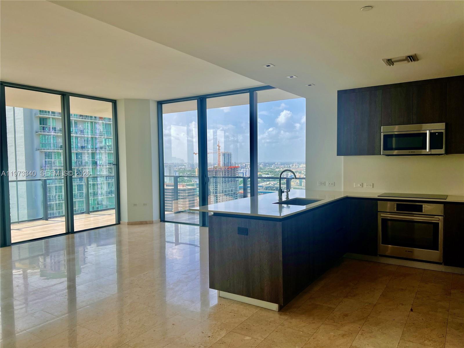 88 SW 7th St #2012, Miami FL 33130