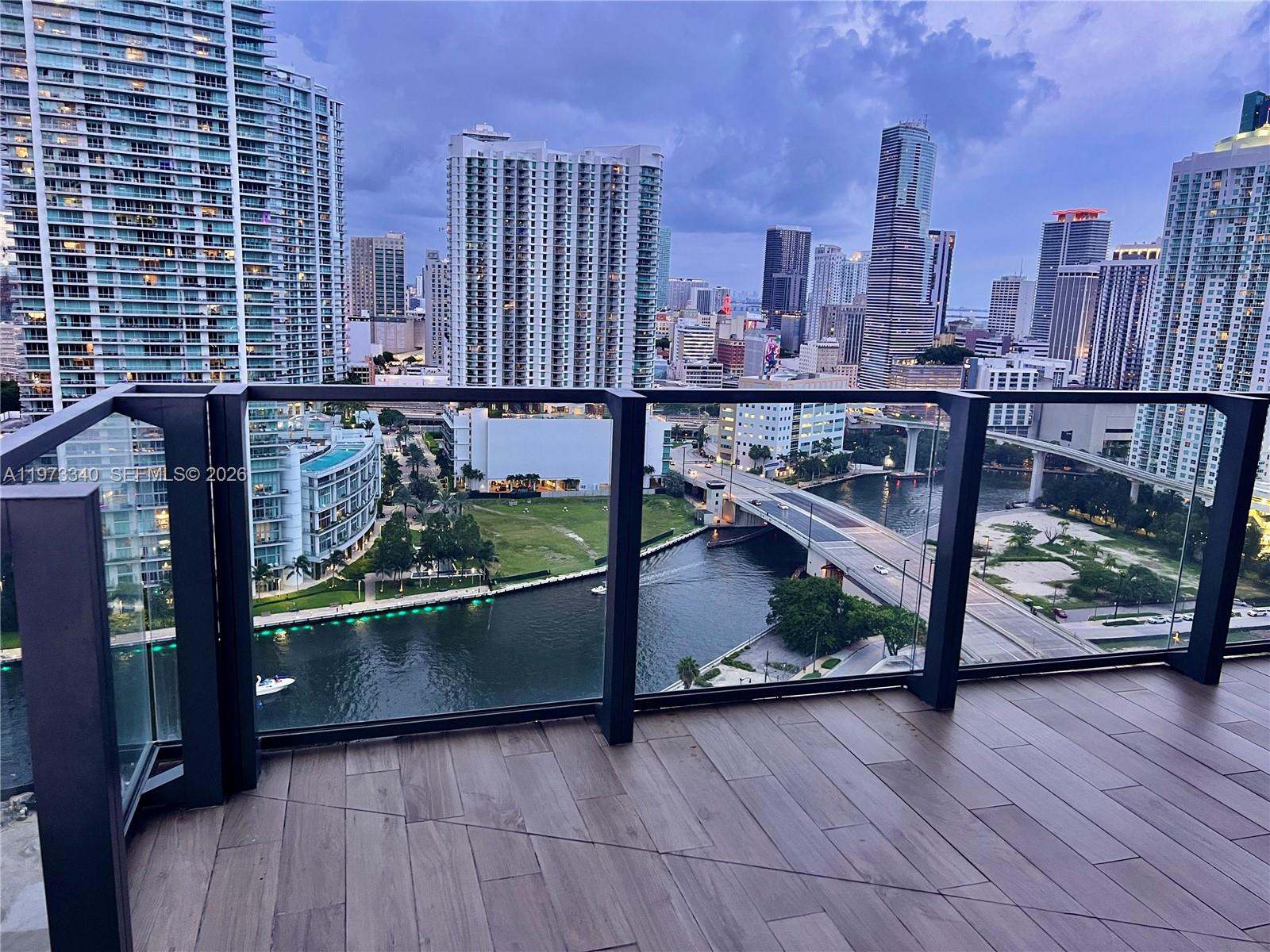 88 SW 7th St #2012, Miami FL 33130