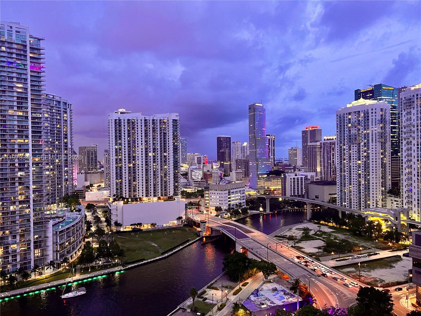 88 SW 7th St #2012, Miami FL 33130