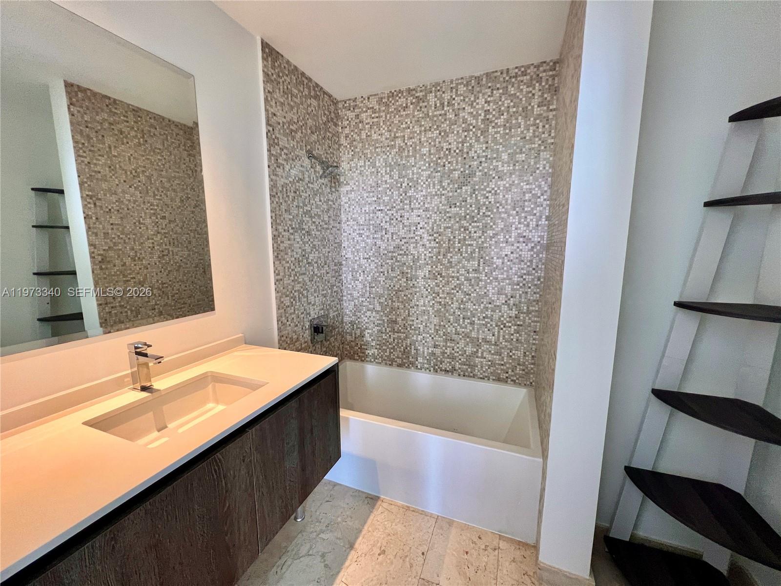 88 SW 7th St #2012, Miami FL 33130