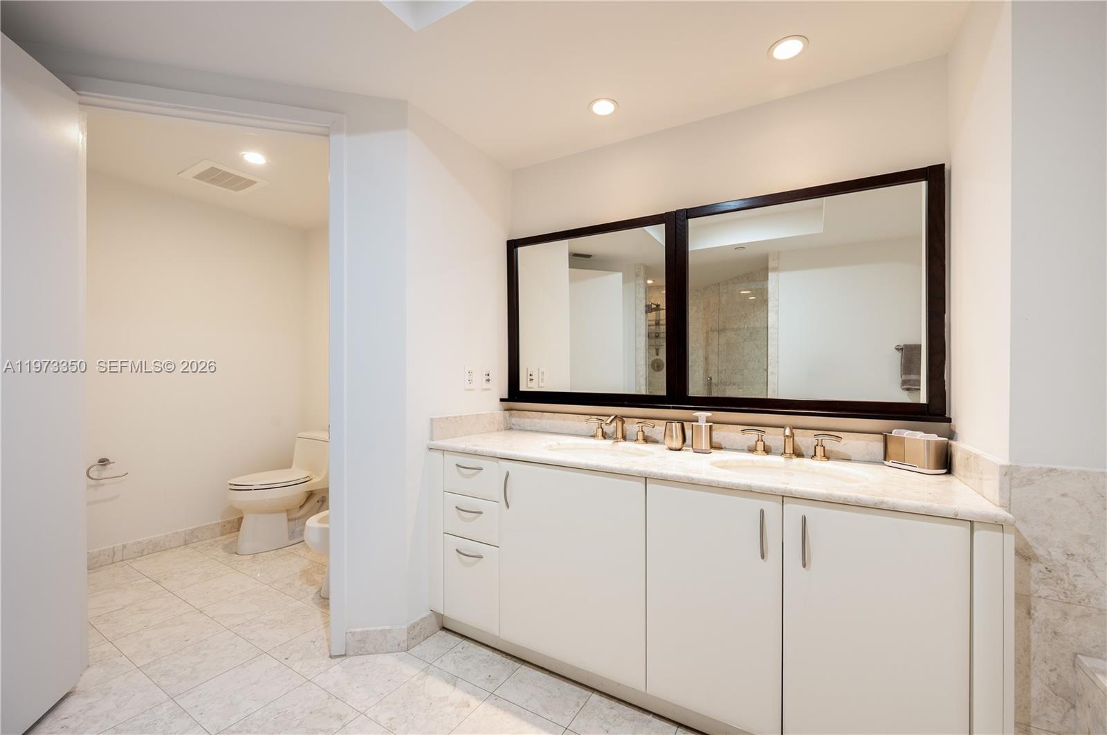 1331 Brickell Bay Dr #1801, Miami FL 33131