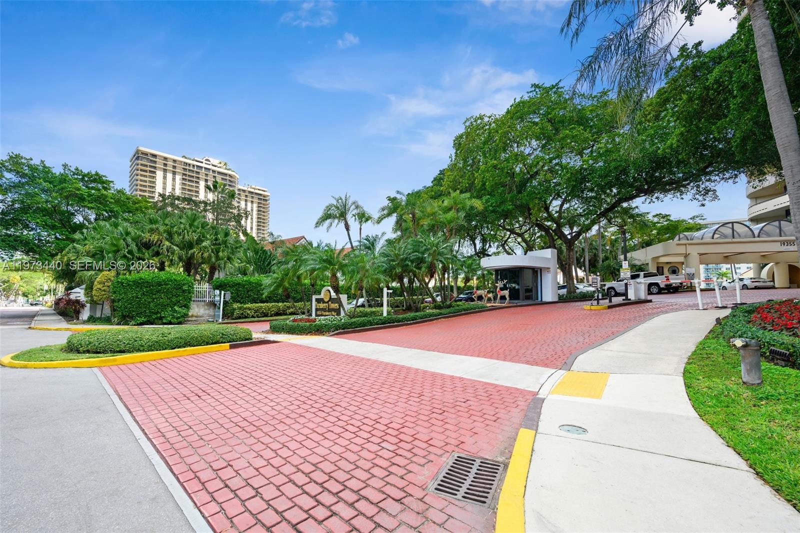 19355 Turnberry Way #15G, Aventura FL 33180