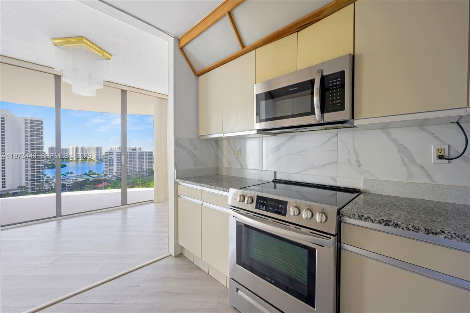 19355 Turnberry Way #15G, Aventura FL 33180