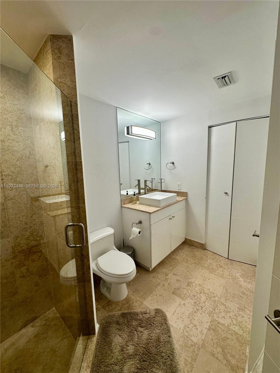 4775 Collins Ave #2407, Miami Beach FL 33140