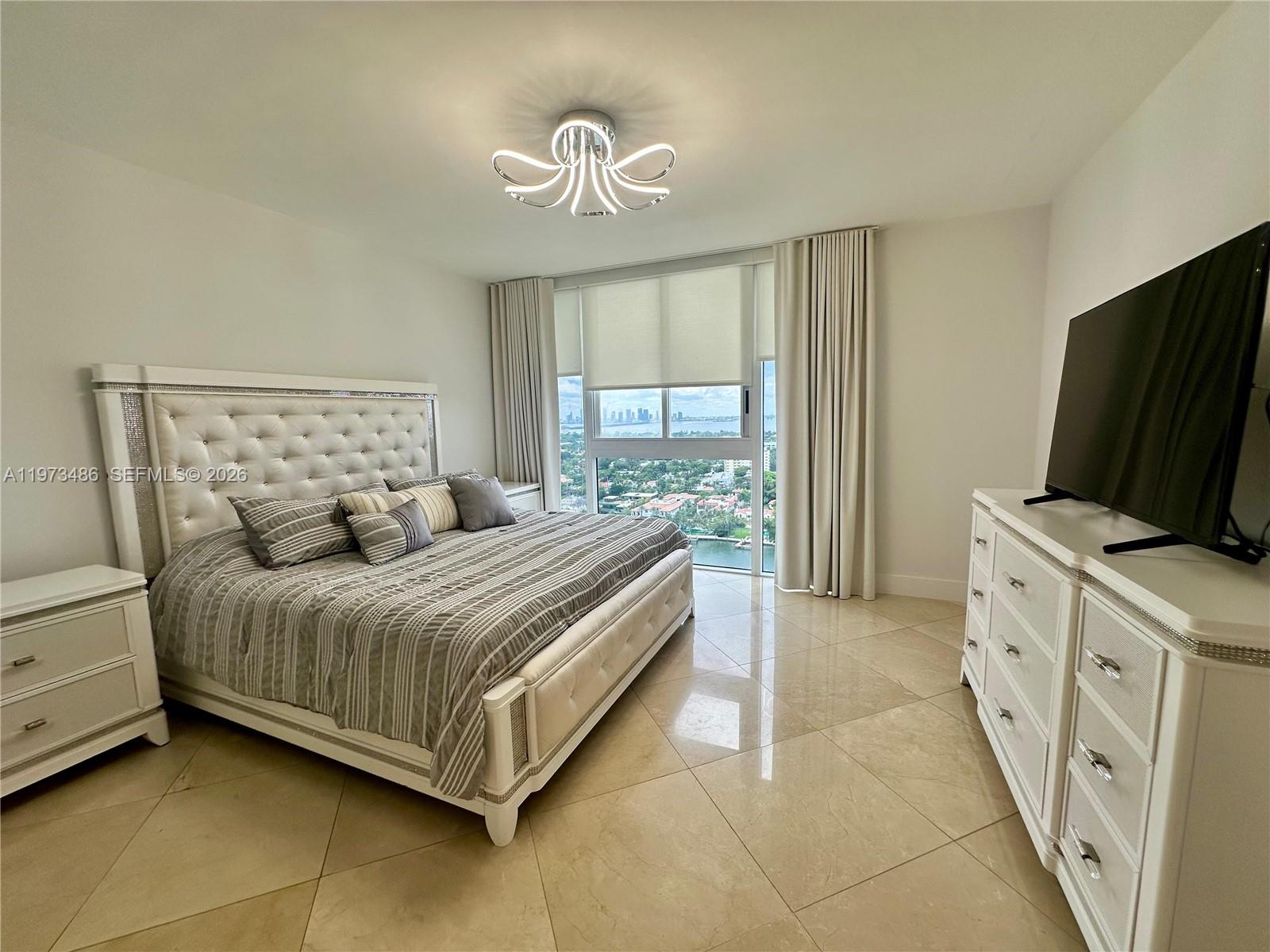 4775 Collins Ave #2407, Miami Beach FL 33140