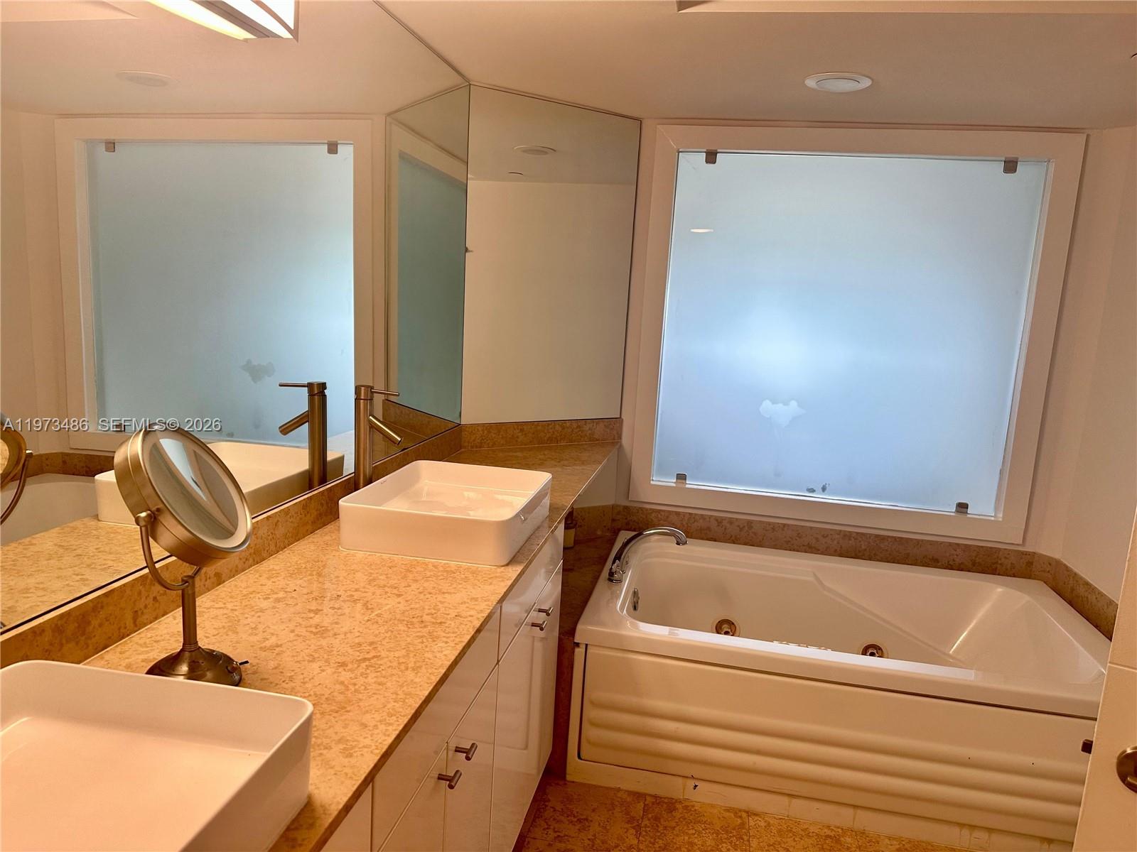 4775 Collins Ave #2407, Miami Beach FL 33140