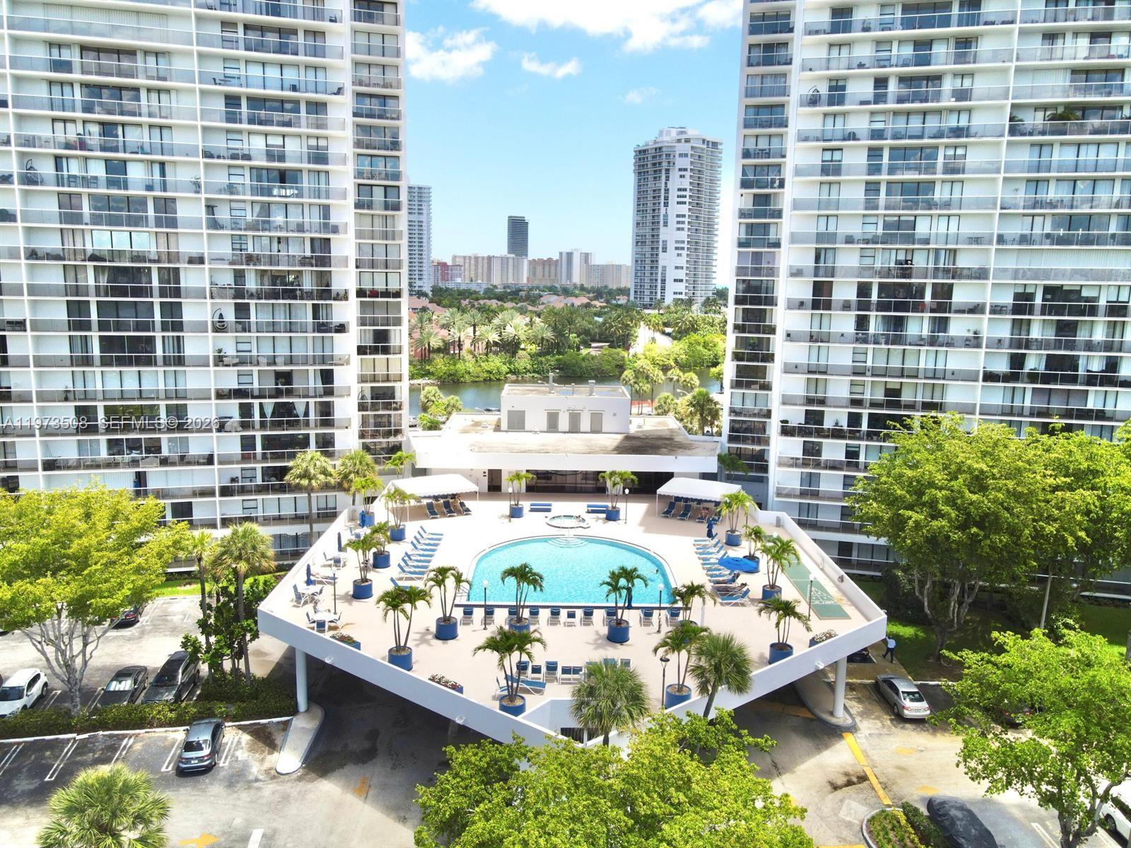 3731 N Country Club Dr #1124, Aventura FL 33180
