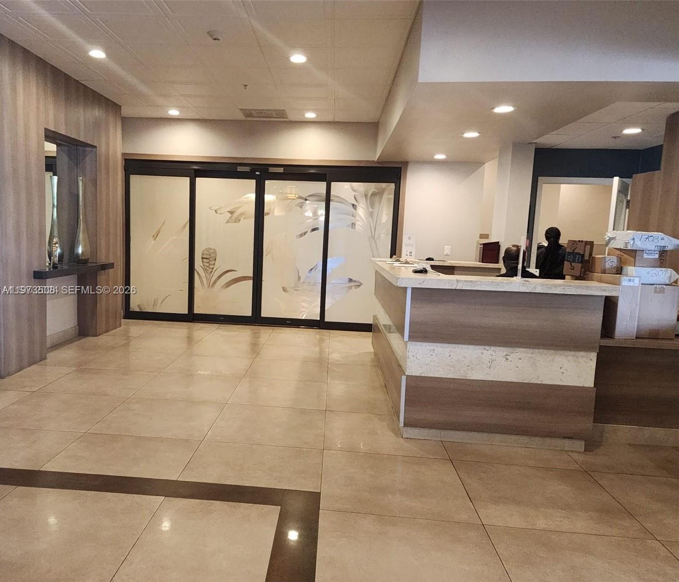 3731 N Country Club Dr #1124, Aventura FL 33180