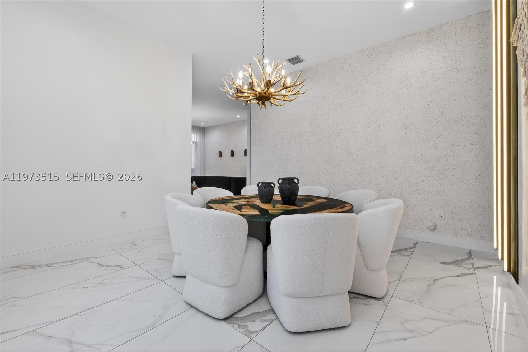 8126 NW 48th Ter, Doral FL 33166