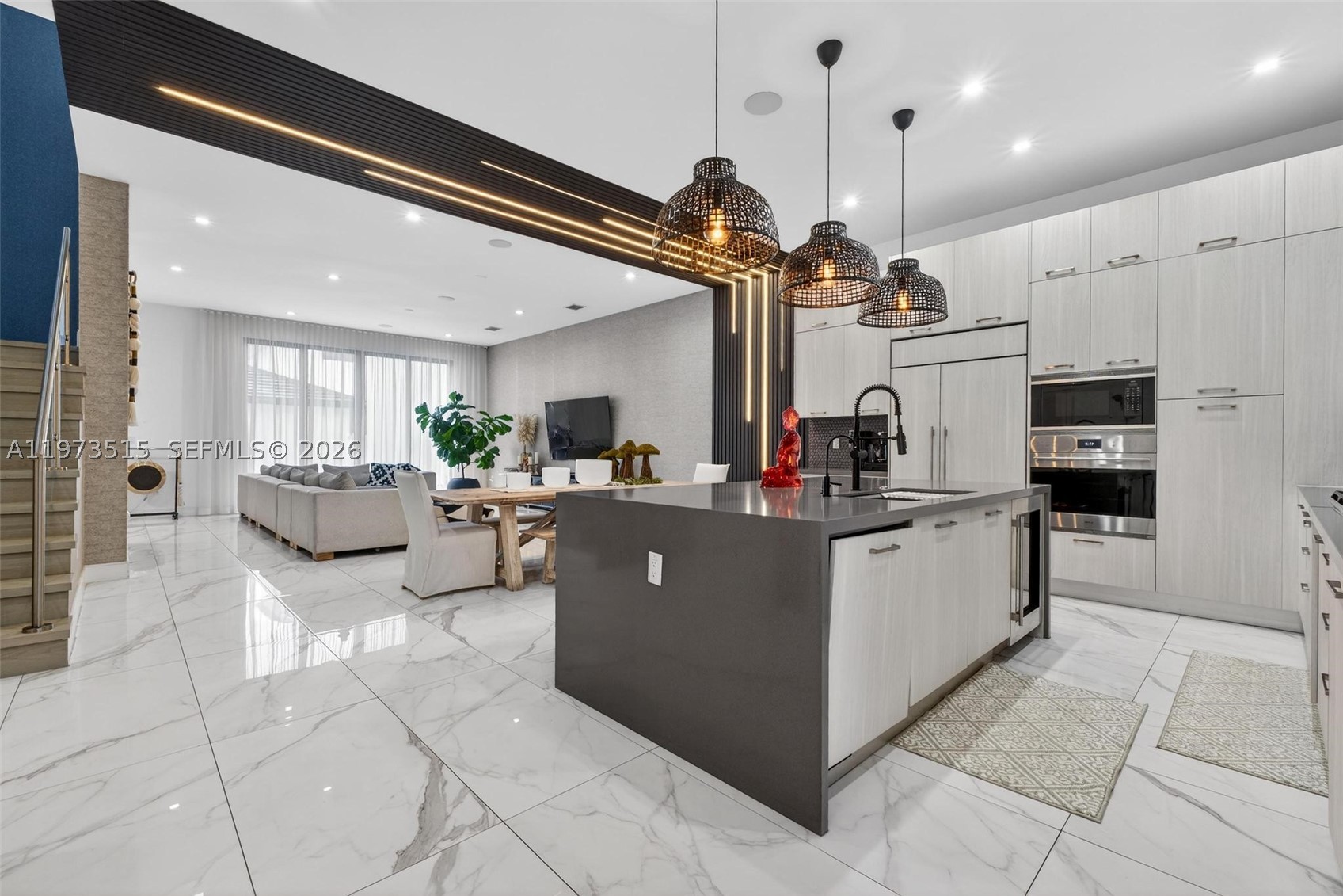 8126 NW 48th Ter, Doral FL 33166