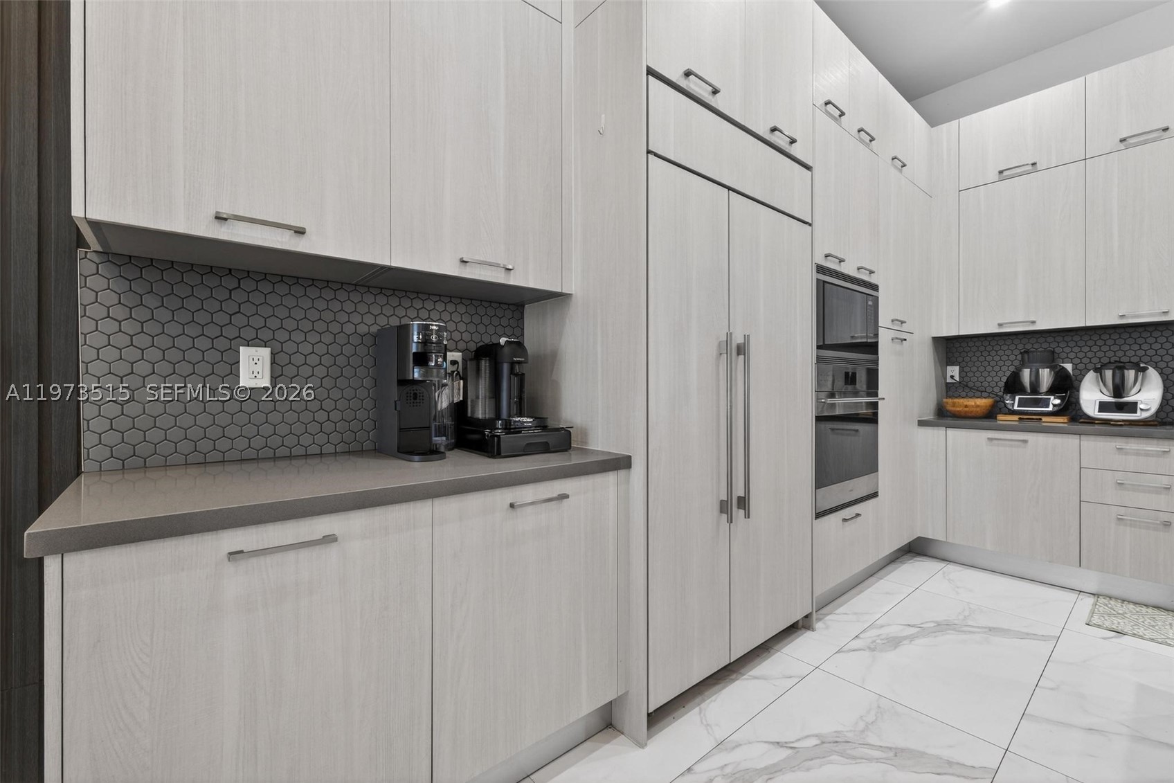 8126 NW 48th Ter, Doral FL 33166
