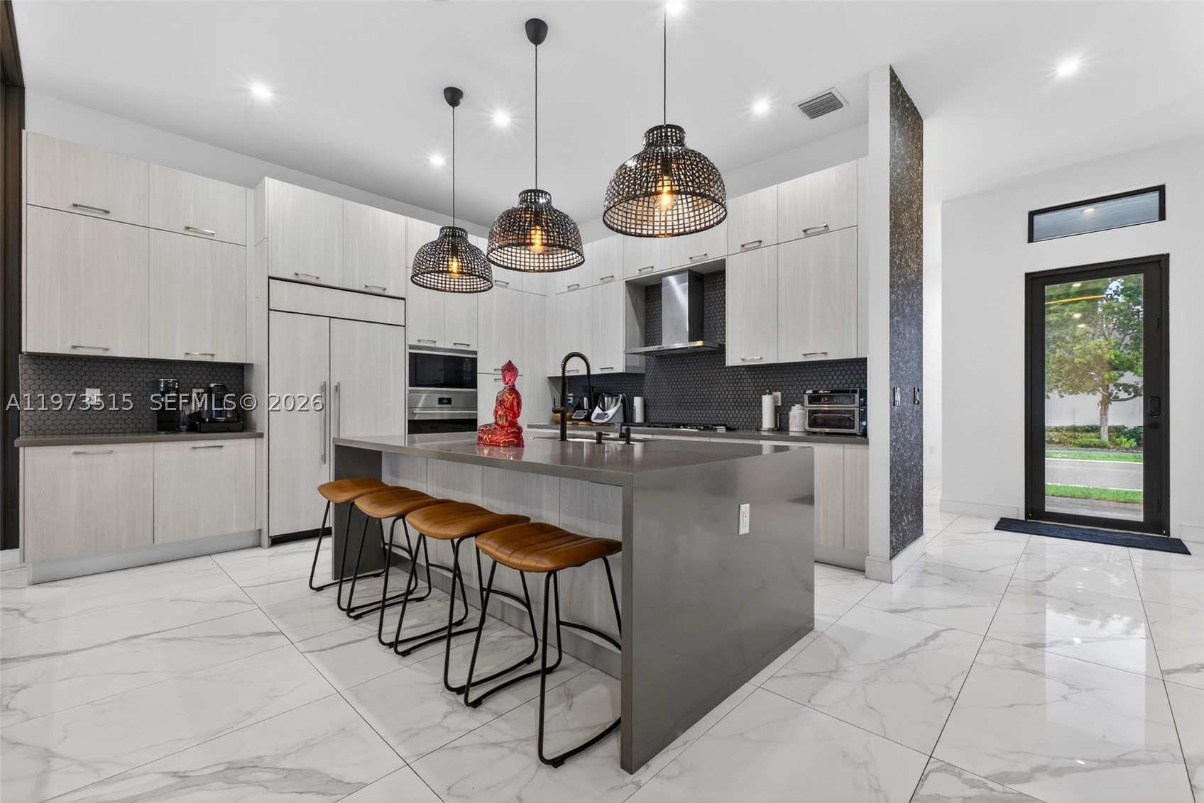 8126 NW 48th Ter, Doral FL 33166