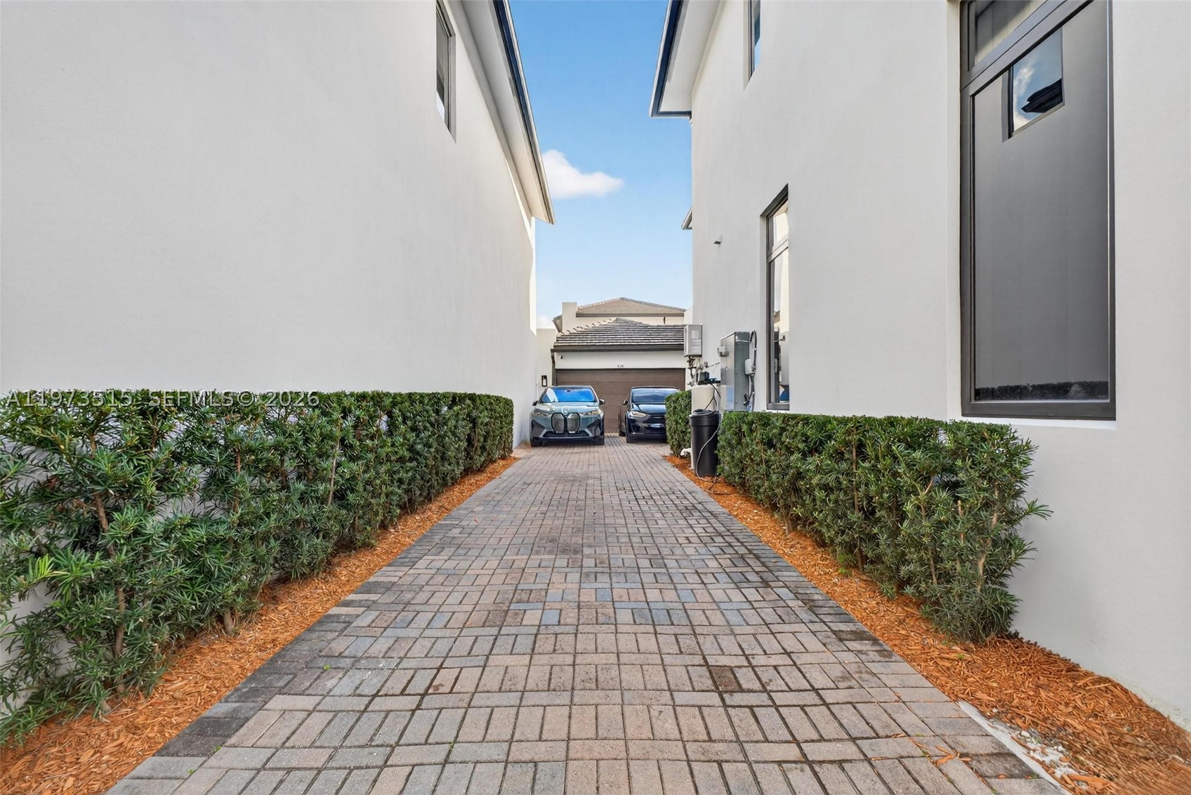 8126 NW 48th Ter, Doral FL 33166