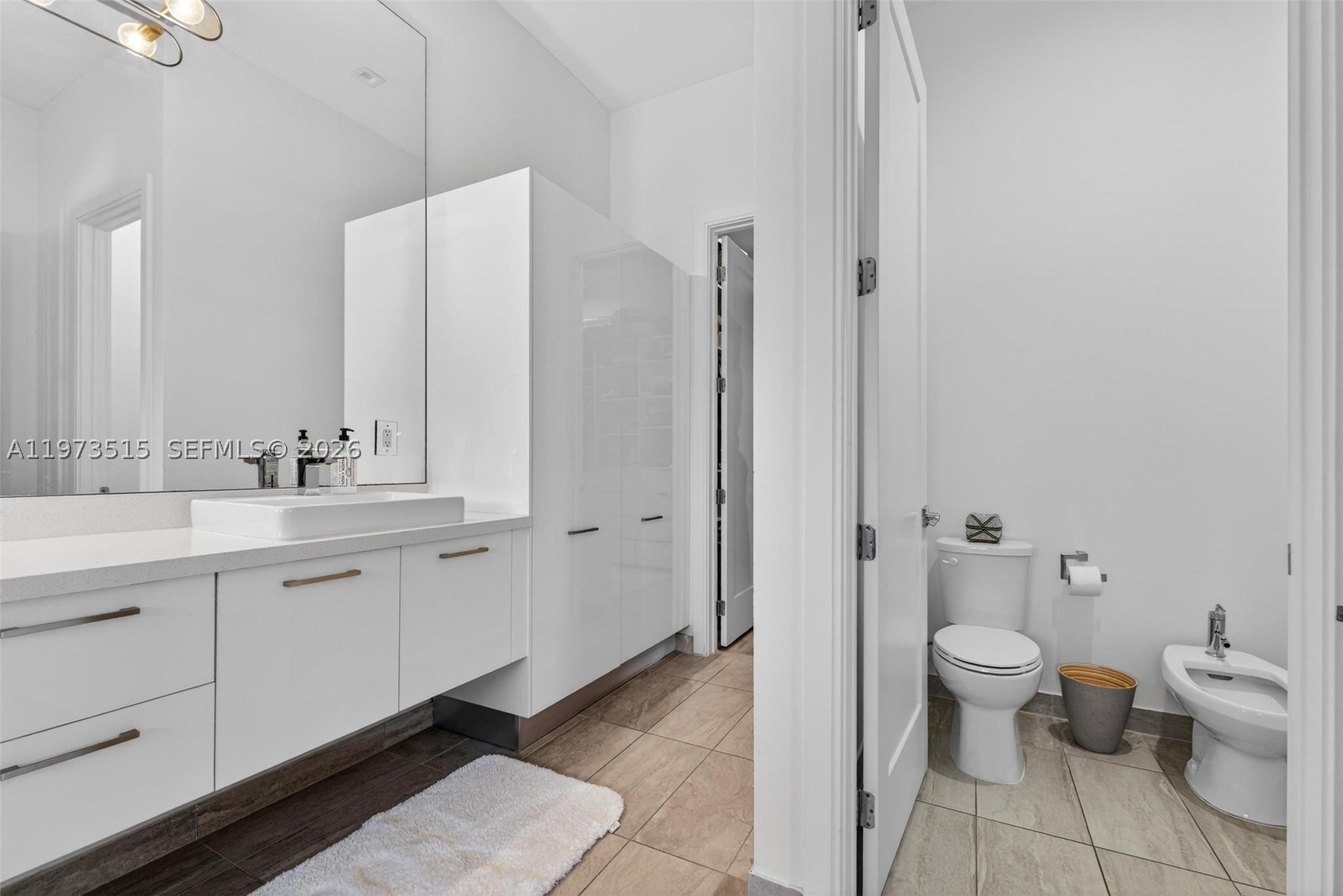8126 NW 48th Ter, Doral FL 33166