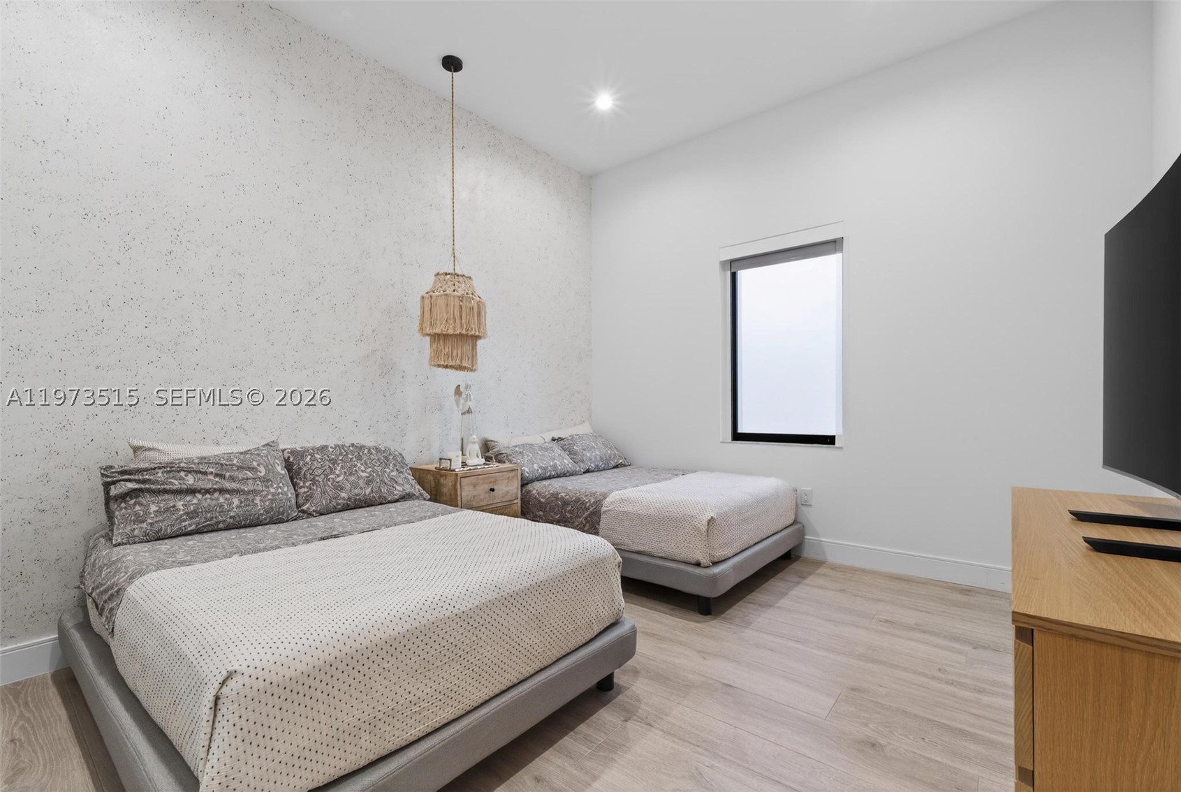 8126 NW 48th Ter, Doral FL 33166