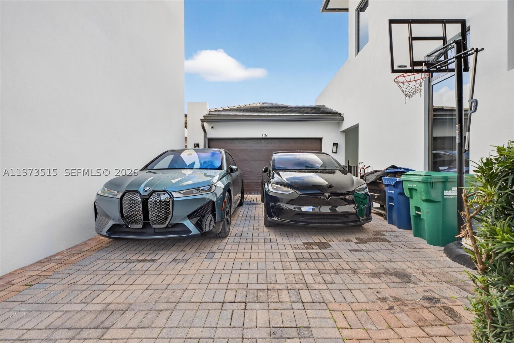 8126 NW 48th Ter, Doral FL 33166