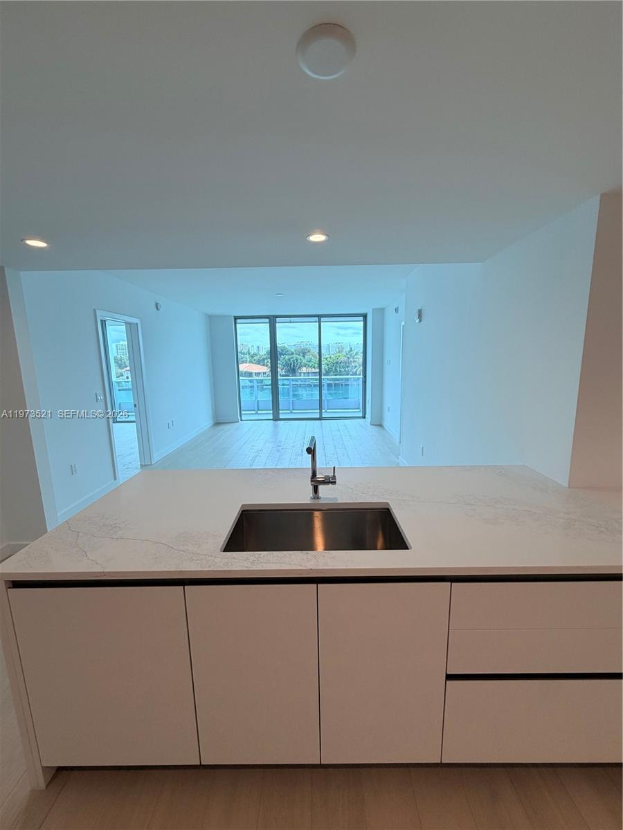 9201 E Bay Harbor Dr #303, Bay Harbor Islands FL 33154