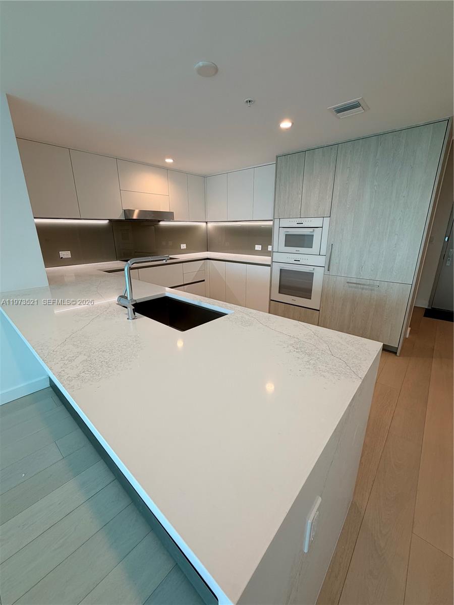 9201 E Bay Harbor Dr #303, Bay Harbor Islands FL 33154
