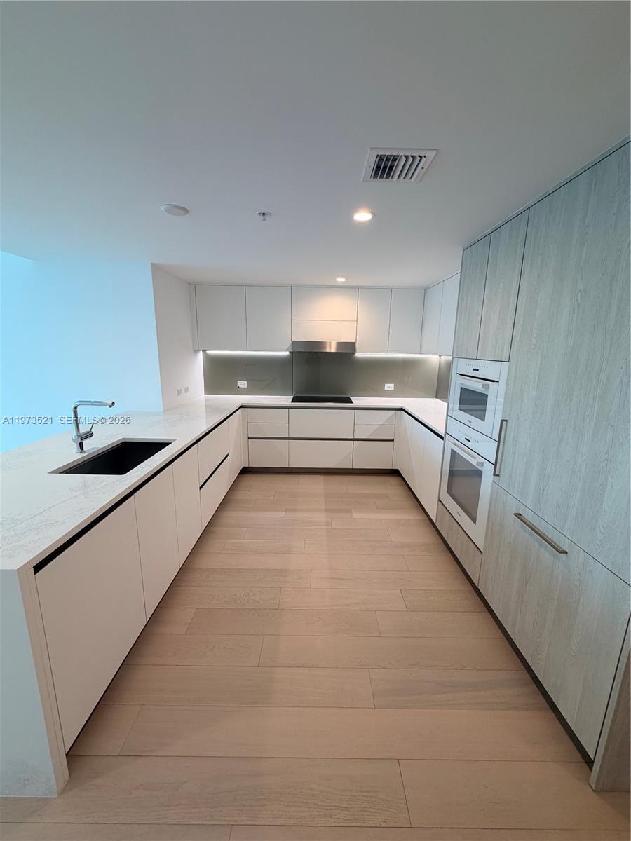 9201 E Bay Harbor Dr #303, Bay Harbor Islands FL 33154