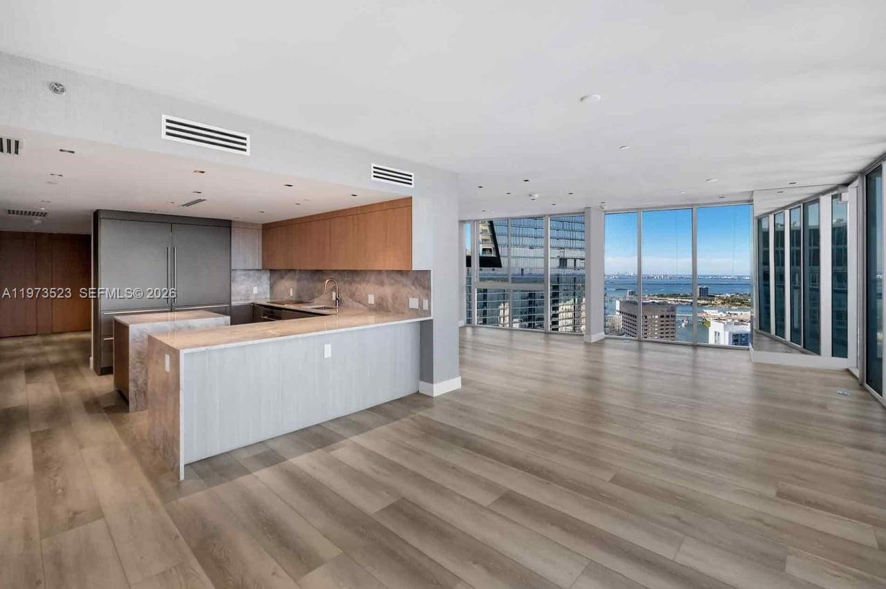 465 Brickell Ave #5701, Miami FL 33131