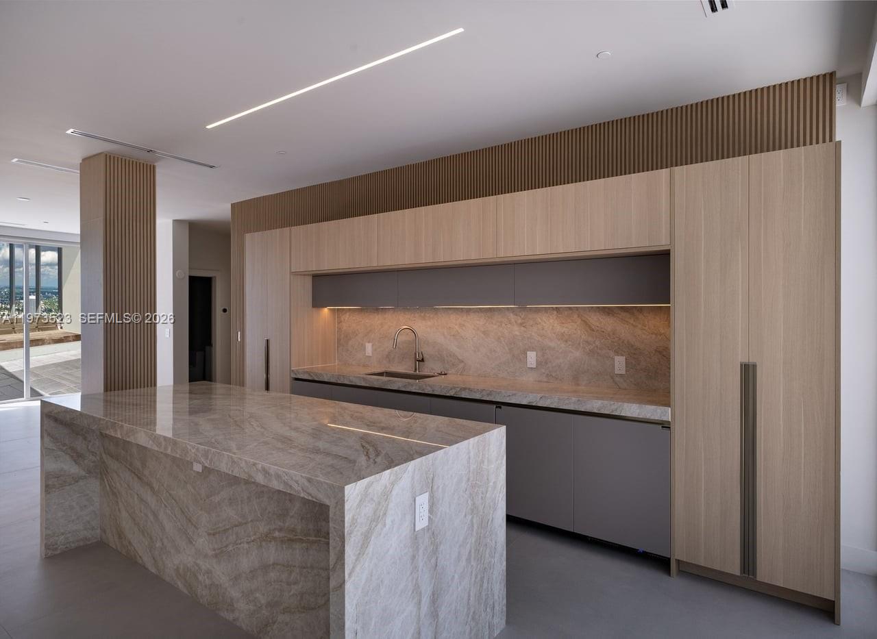 465 Brickell Ave #5701, Miami FL 33131