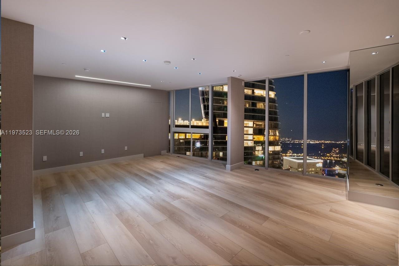 465 Brickell Ave #5701, Miami FL 33131