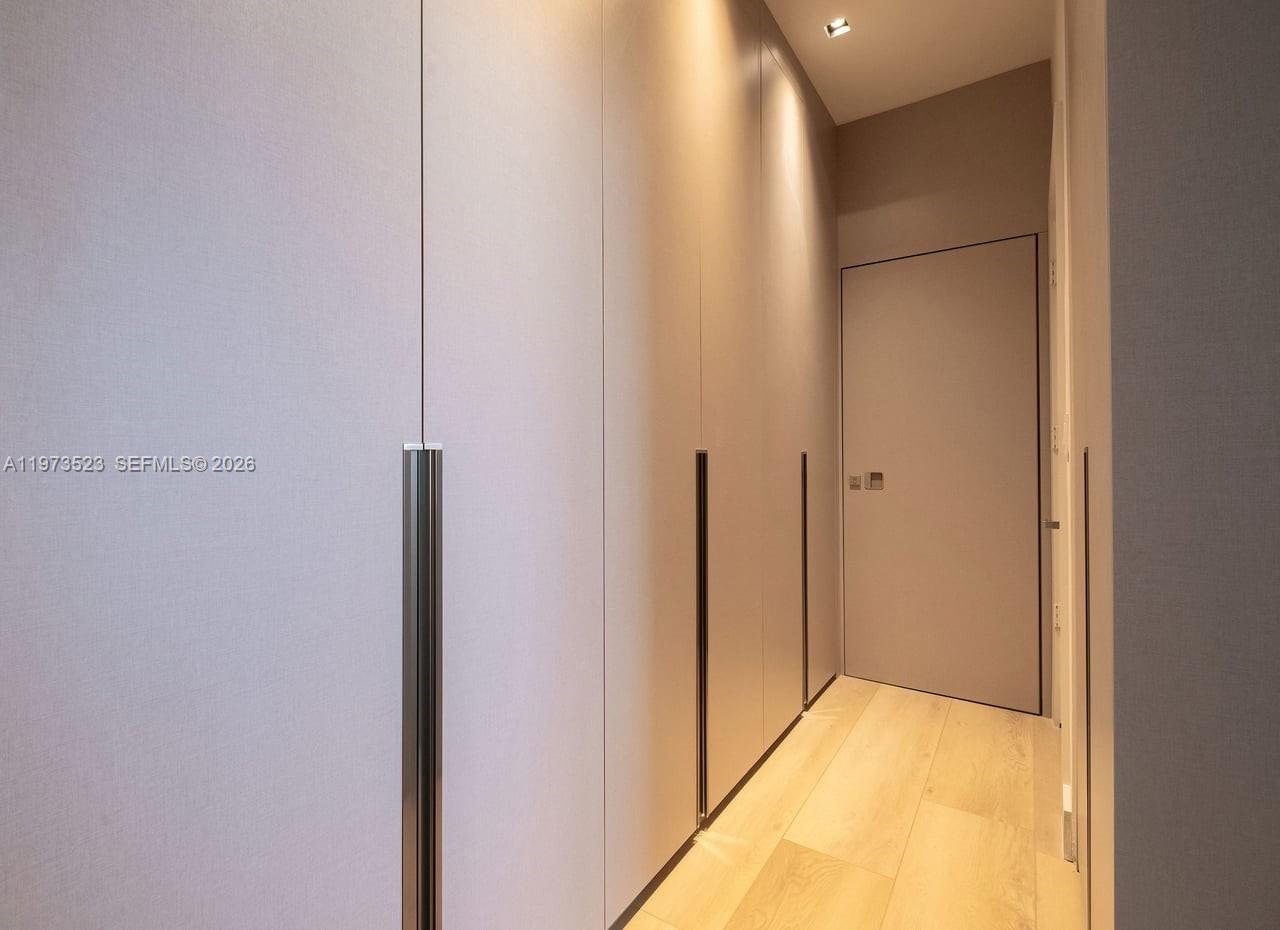 465 Brickell Ave #5701, Miami FL 33131
