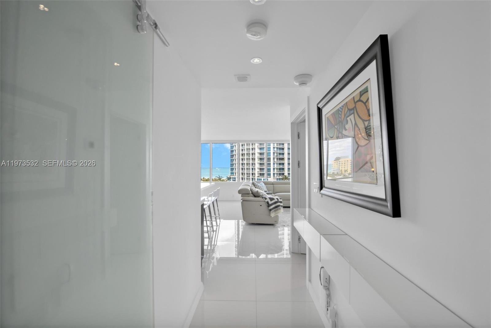 400 S Pointe Dr #1006, Miami Beach FL 33139