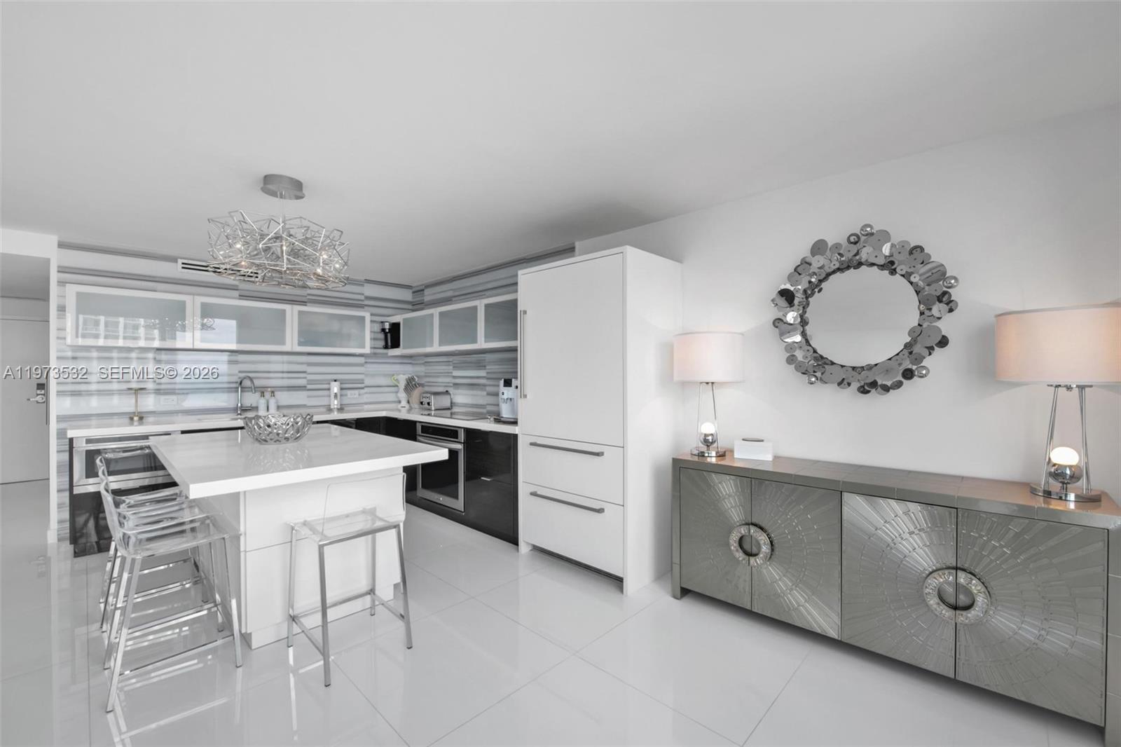 400 S Pointe Dr #1006, Miami Beach FL 33139