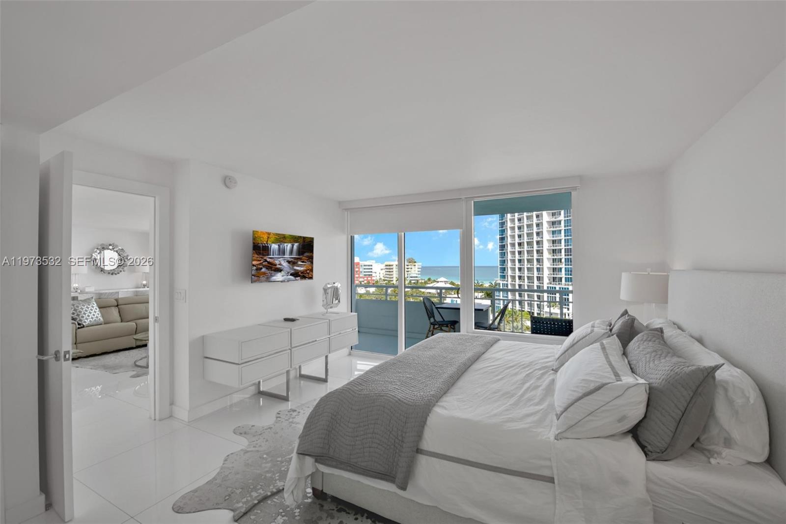 400 S Pointe Dr #1006, Miami Beach FL 33139