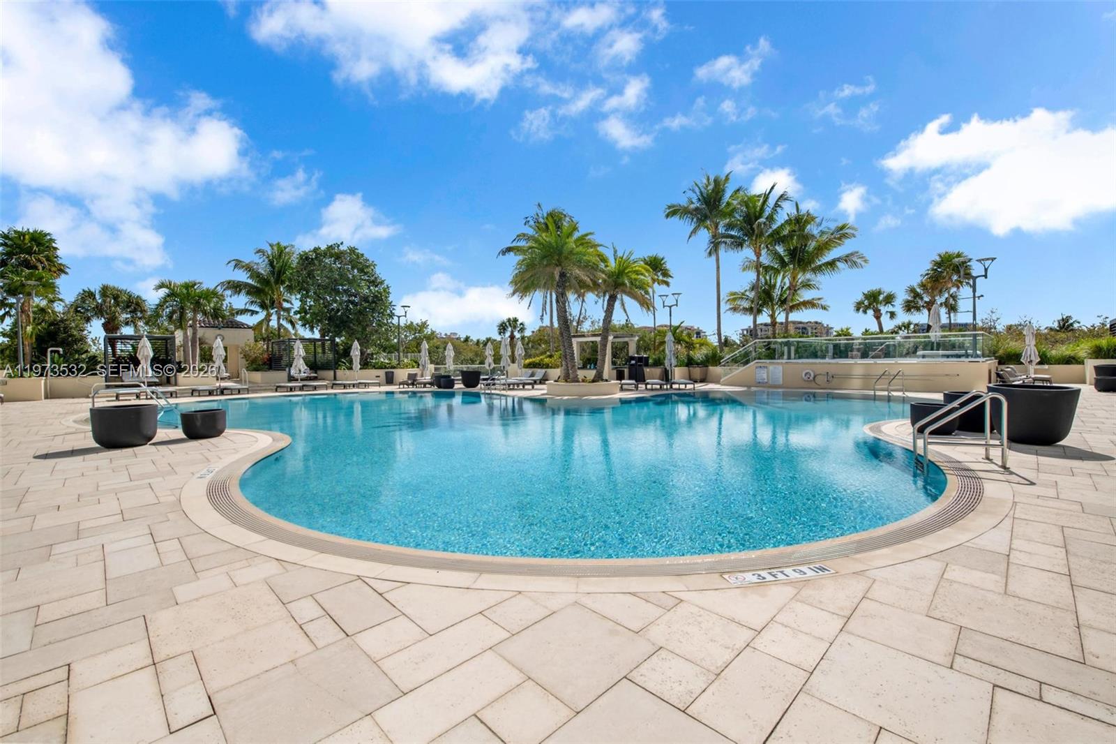 400 S Pointe Dr #1006, Miami Beach FL 33139