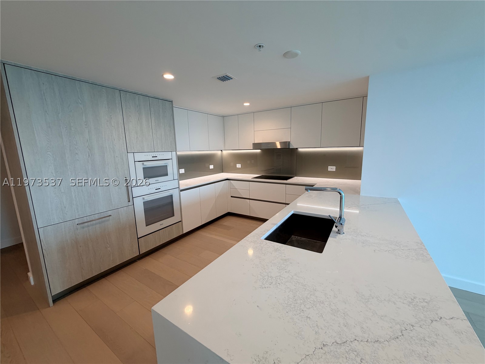 9221 E Bay Harbor Dr #309, Bay Harbor Islands FL 33154